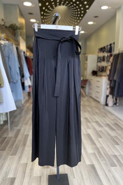 Ceremony 2026 Yaz Önü Pileli Beli Kuşaklı Dubai Pantolon Siyah